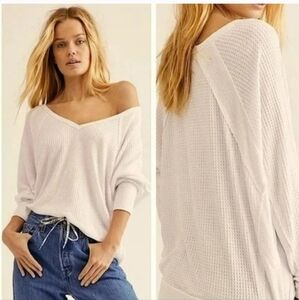 We The Free People Sz Medium Women's Oversized White Thin Waffle Knit V-neck